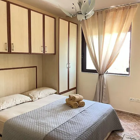Harbour Apartment *